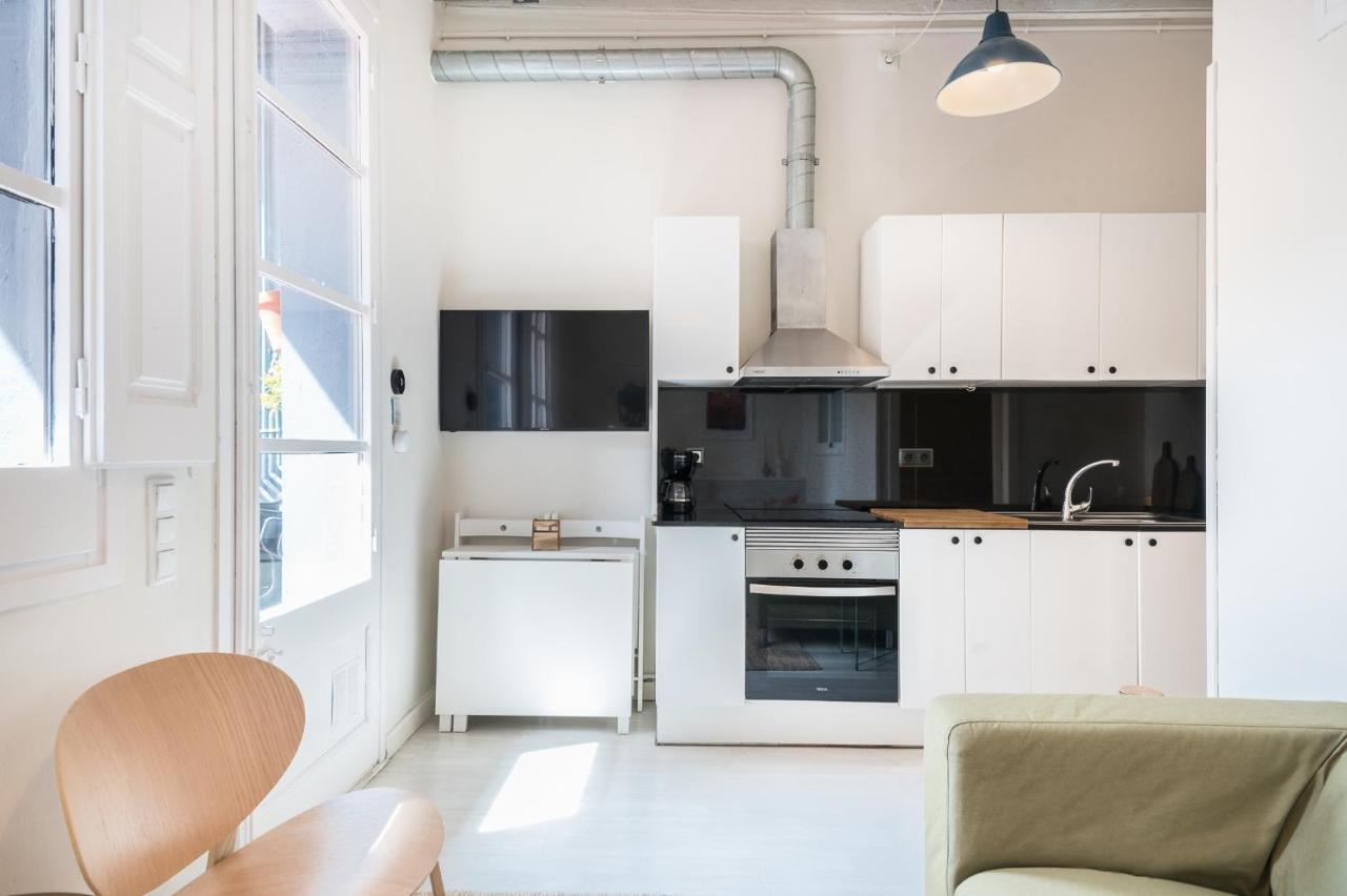 Cozy With Sunny Terrace In The Heart Of Gracia Appartement Barcelone