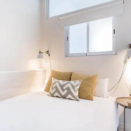 Cozy Apt With Sunny Terrace In The Heart Of Gracia Barcelona Exterior photo
