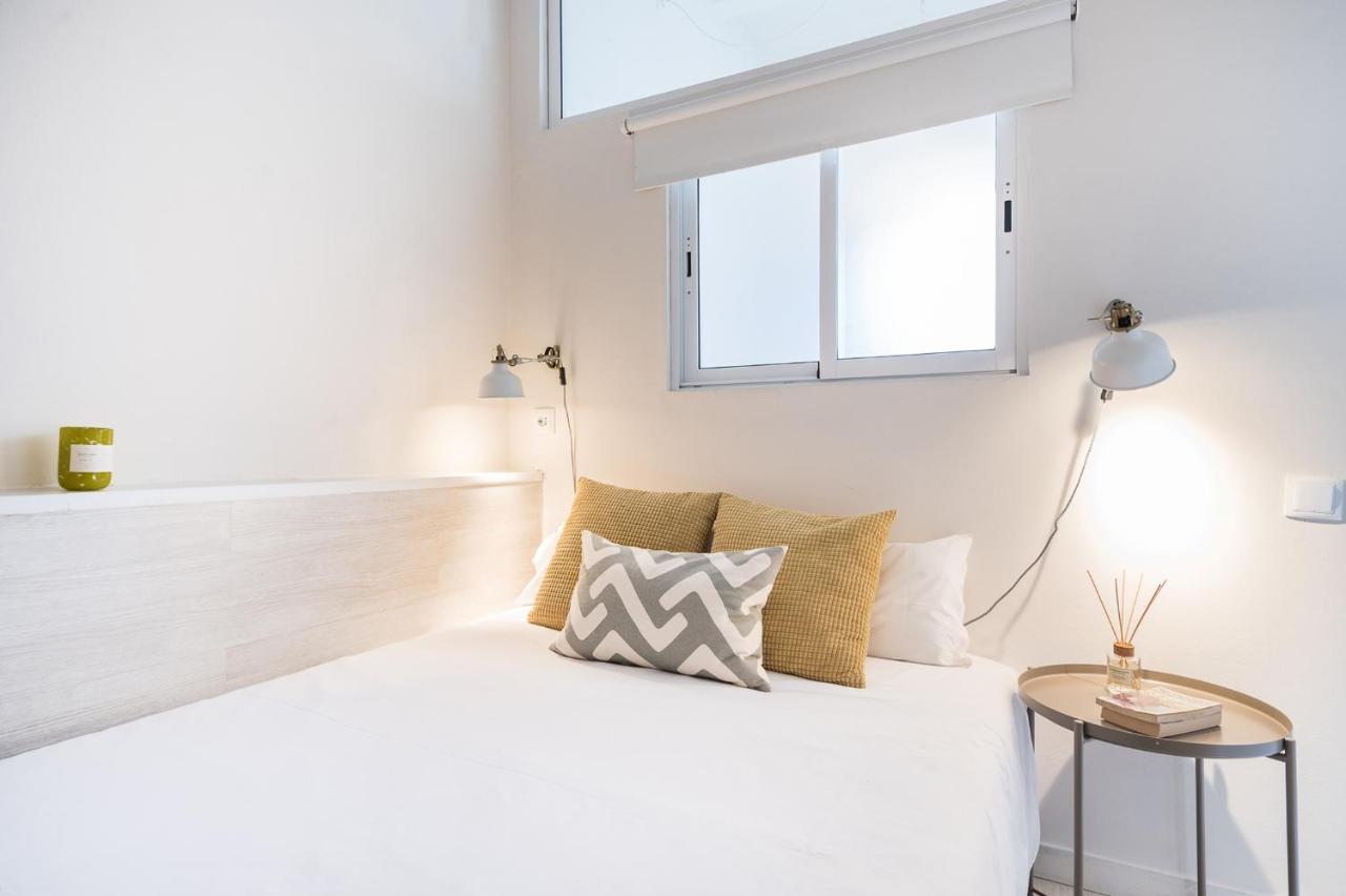Cozy With Sunny Terrace In The Heart Of Gracia * Barcelona