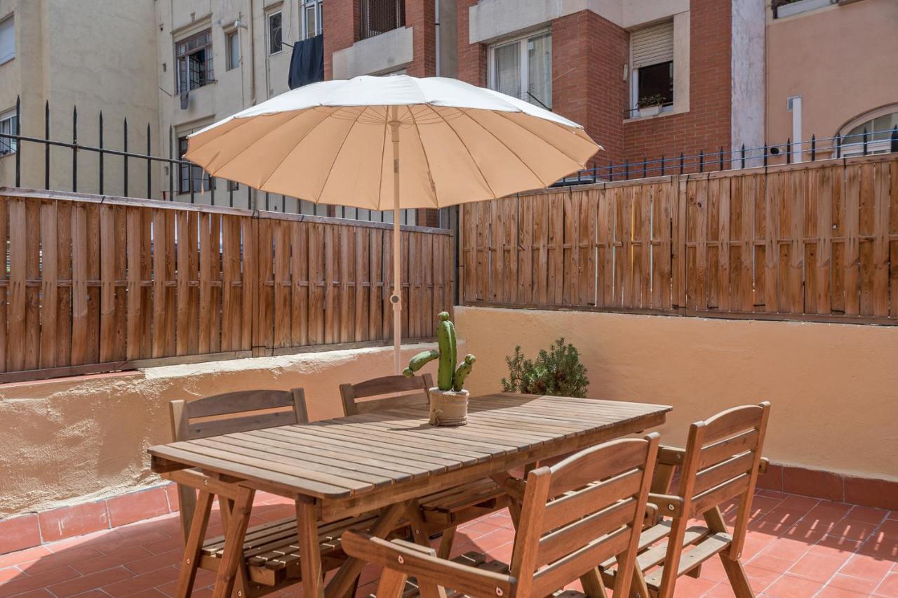 Cozy With Sunny Terrace In The Heart Of Gracia Apartamento Barcelona